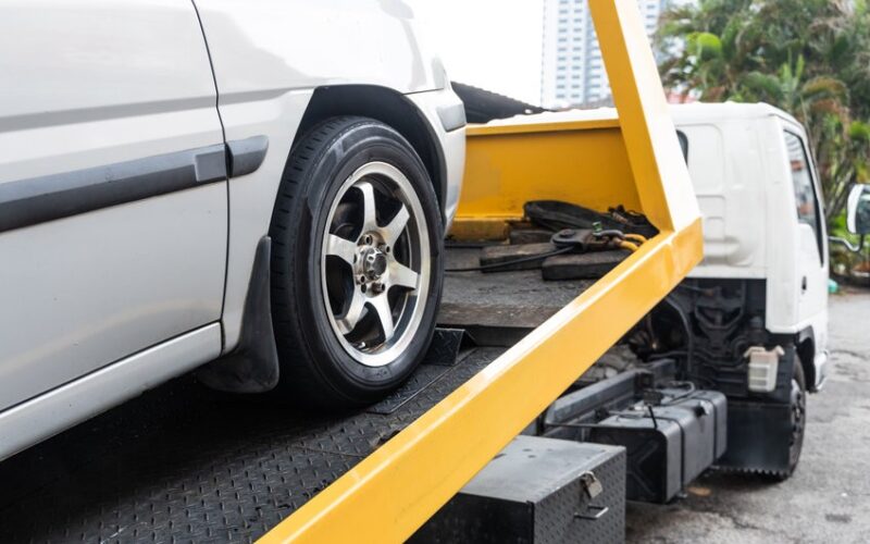 besoin d'un service de remorquage à paris ? contactez-nous pour une assistance rapide et professionnelle, 24/7, pour tous vos besoins de dépannage automobile.