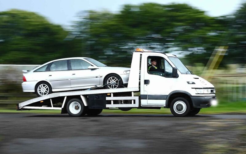 besoin d'un dépannage auto à paris ? nos experts sont disponibles 24/7 pour vous aider en cas de panne ou d'accident. service rapide et professionnel à votre disposition.