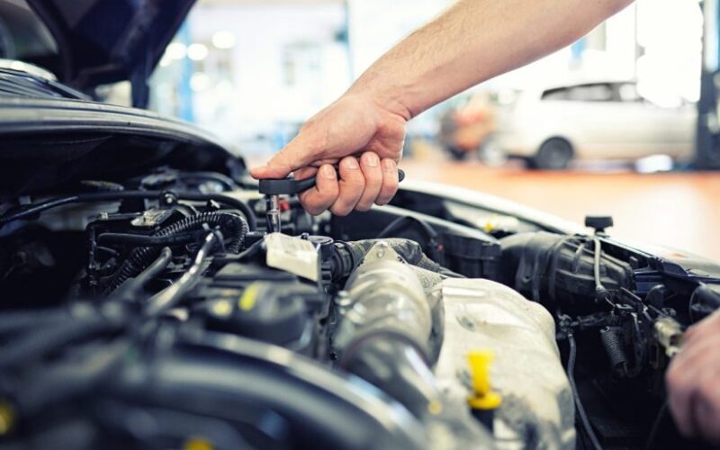 bénéficiez d'un service de dépannage auto rapide et fiable, même hors des heures d'ouverture. nos experts sont disponibles 24/7 pour vous aider en cas de panne, de crevaison ou d'accident. contactez-nous dès maintenant pour un service de qualité à tout moment.