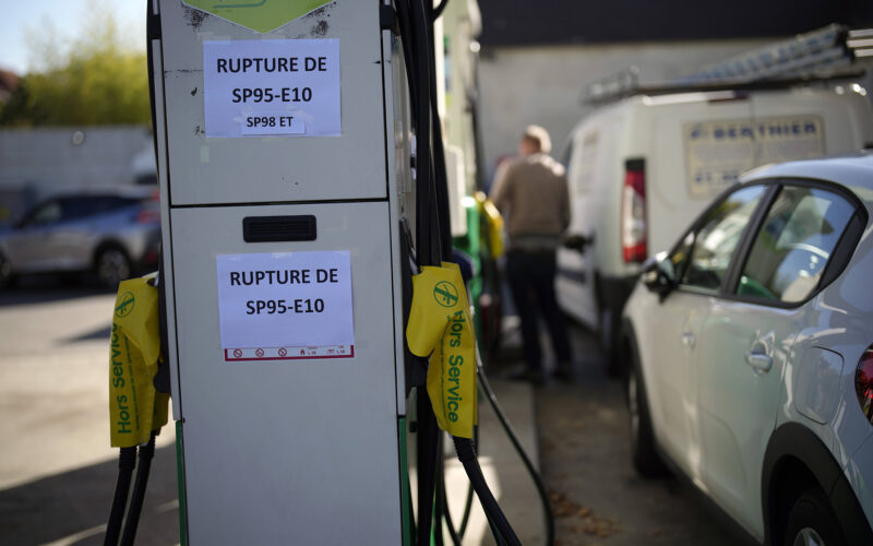 découvrez nos conseils et services en cas de panne d'essence à paris. apprenez comment éviter les situations d'urgence sur la route et trouvez des solutions rapides pour redémarrer votre véhicule.