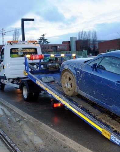 découvrez nos conseils pratiques pour sortir une voiture embourbée des zones boueuses. apprenez les techniques efficaces et les astuces pour éviter d'endommager votre véhicule tout en maximisant vos chances de succès.