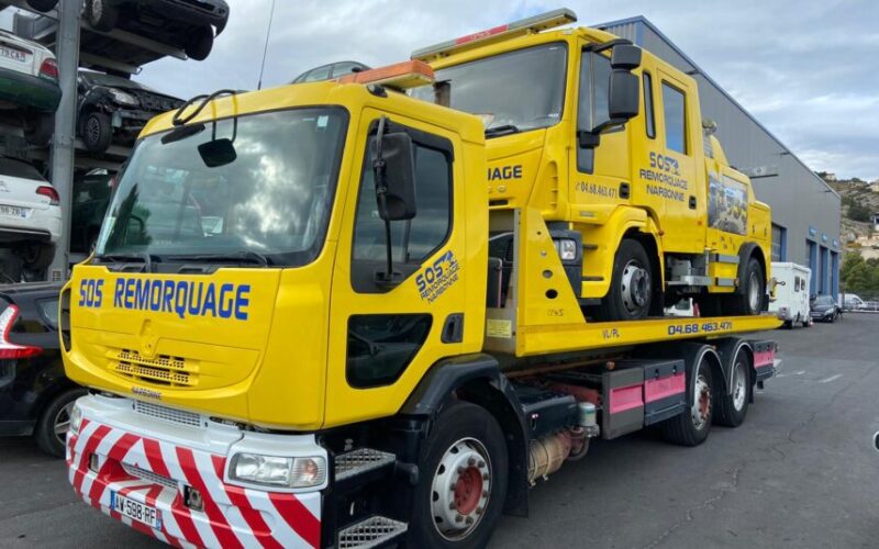 profitez de nos services de dépanneuse professionnels et rapides pour tous vos besoins en assistance routière. que ce soit pour une panne, un accident ou un remorquage, notre équipe est là 24/7 pour vous aider où que vous soyez.