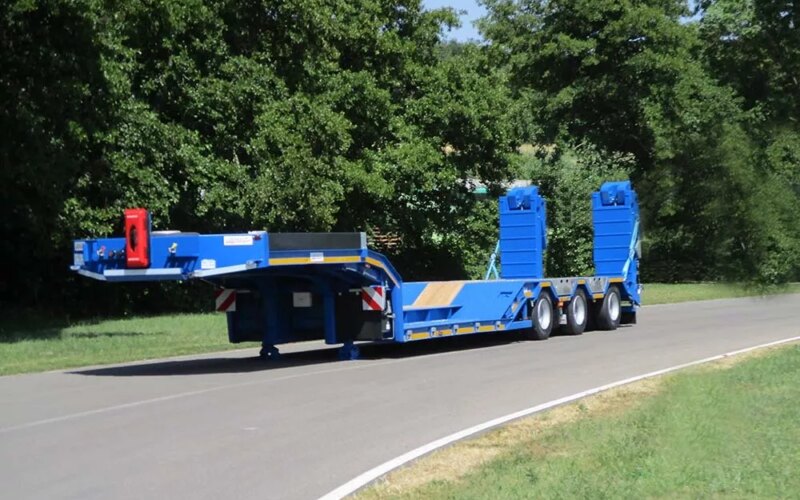 découvrez notre service de remorquage de luxe dans le 92, alliant rapidité, élégance et efficacité. nos experts sont à votre disposition 24/7 pour transporter votre véhicule de manière sécurisée et raffinée.