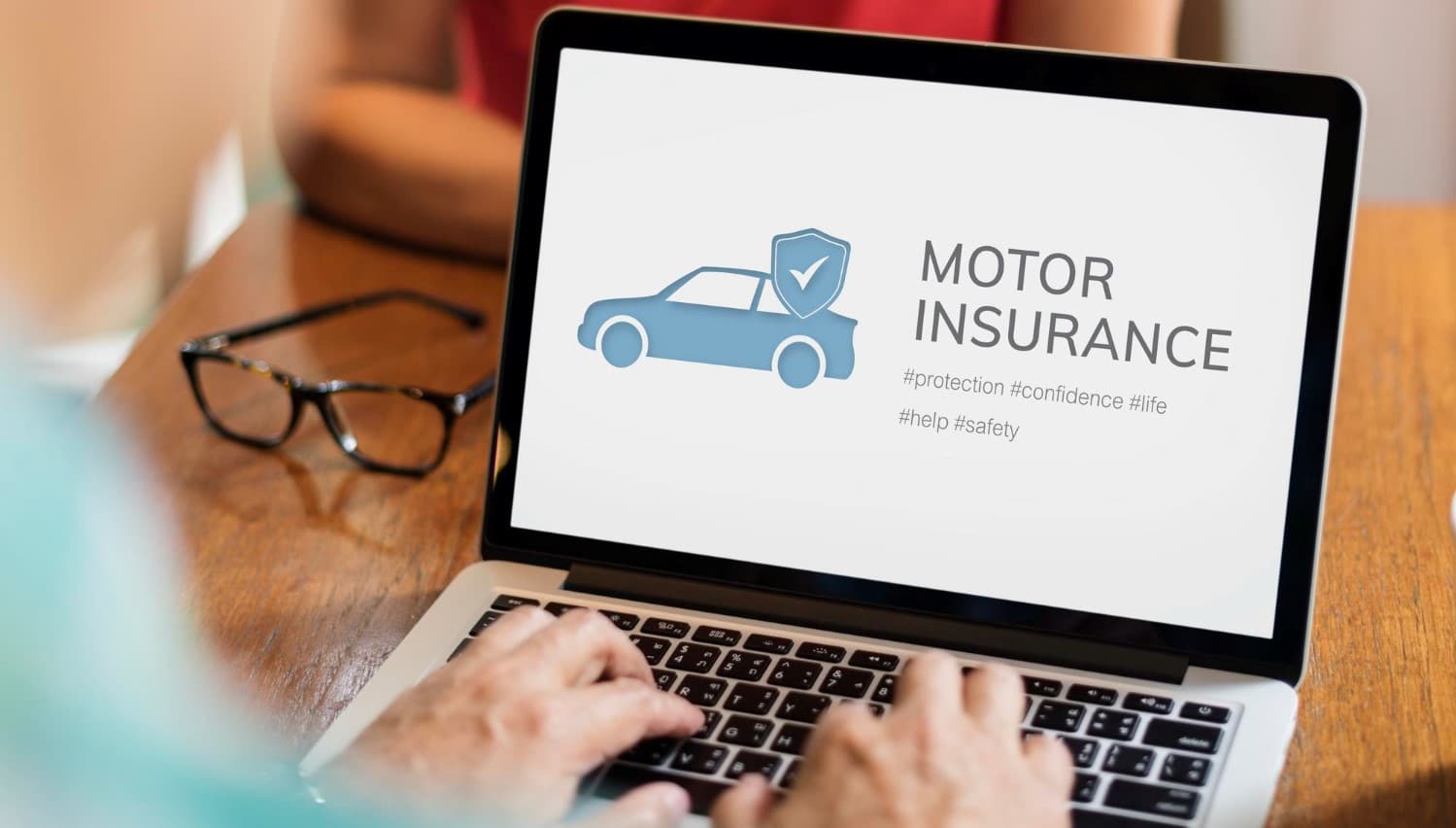 découvrez notre assurance remorquage qui vous protège en cas de panne ou d'accident. bénéficiez d'une assistance rapide et efficace 24/7 pour vous remettre sur la route en toute sérénité. protégez-vous des imprévus avec notre offre adaptée à vos besoins.