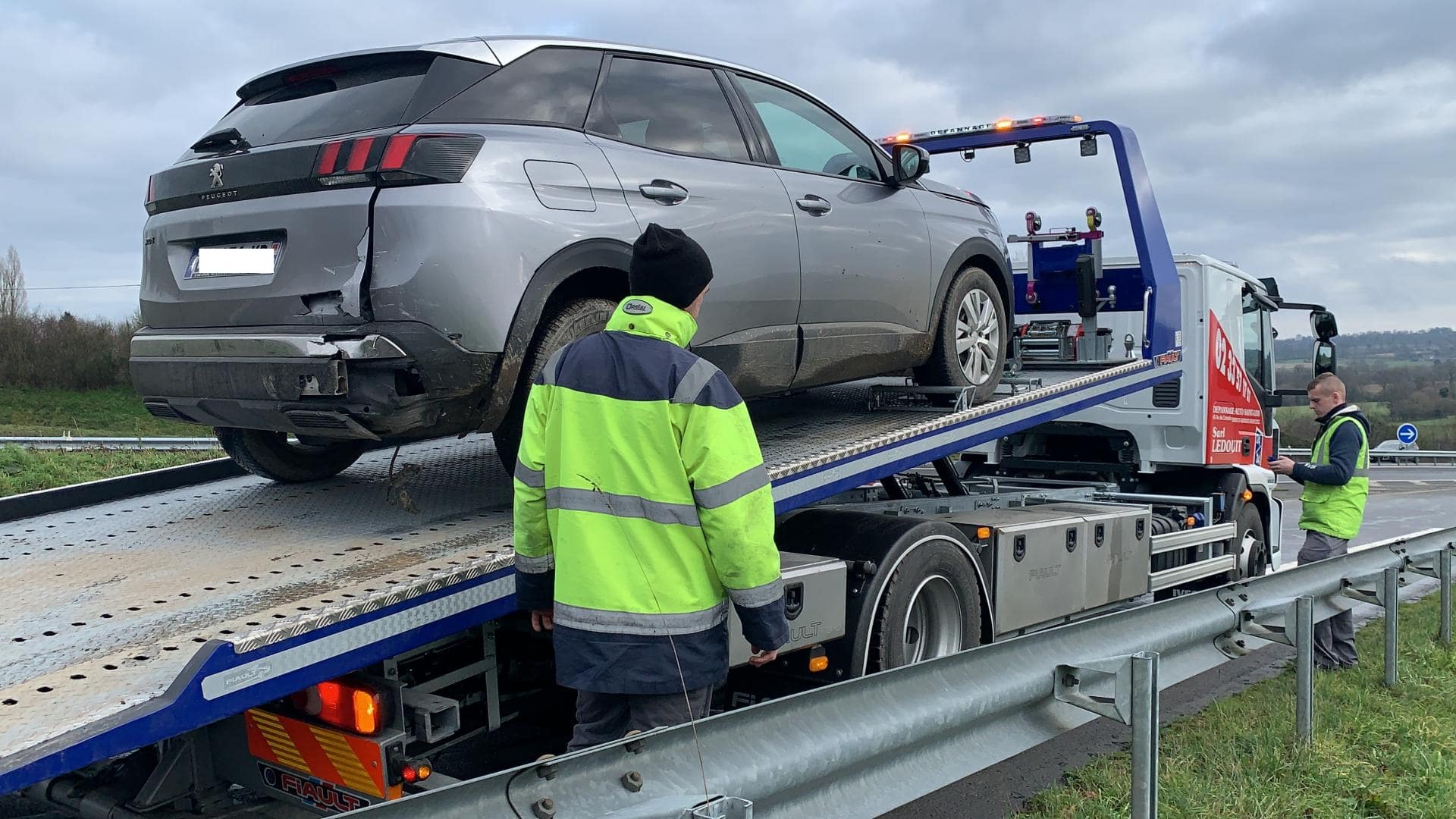 découvrez comment choisir le meilleur service de dépannage automobile à paris. obtenez des conseils pratiques pour trouver un professionnel fiable et rapide pour résoudre vos problèmes de voiture dans la capitale.