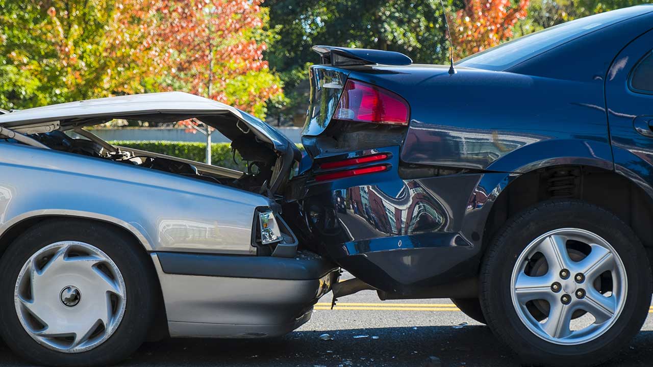 vous avez eu un accident ? notre service de dépannage est là pour vous aider rapidement et efficacement. profitez d'une assistance 24/7 pour remettre votre véhicule en état et vous remettre sur la route en toute sécurité.