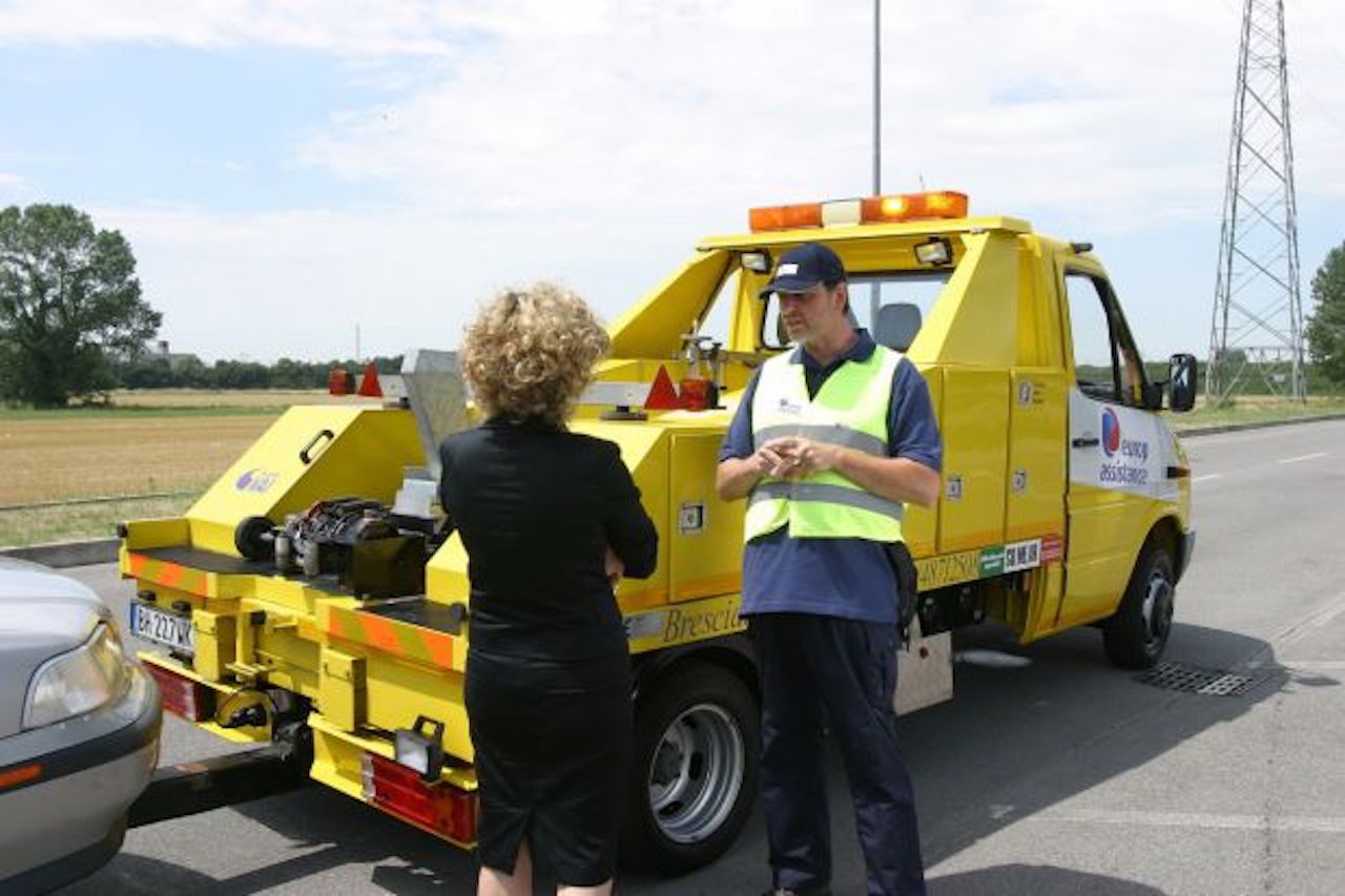 besoin d'un dépannage auto à paris ? notre service rapide et fiable est à votre disposition 24h/24 pour vous aider en cas de panne. assistance professionnelle et intervention sur tous types de véhicules. contactez-nous dès maintenant !