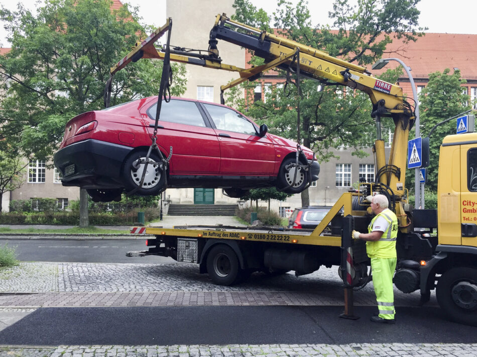 découvrez les différences essentielles entre le dépannage et le remorquage. apprenez quels services sont adaptés à vos besoins automobiles et comment choisir la solution idéale en cas de panne ou d'accident.