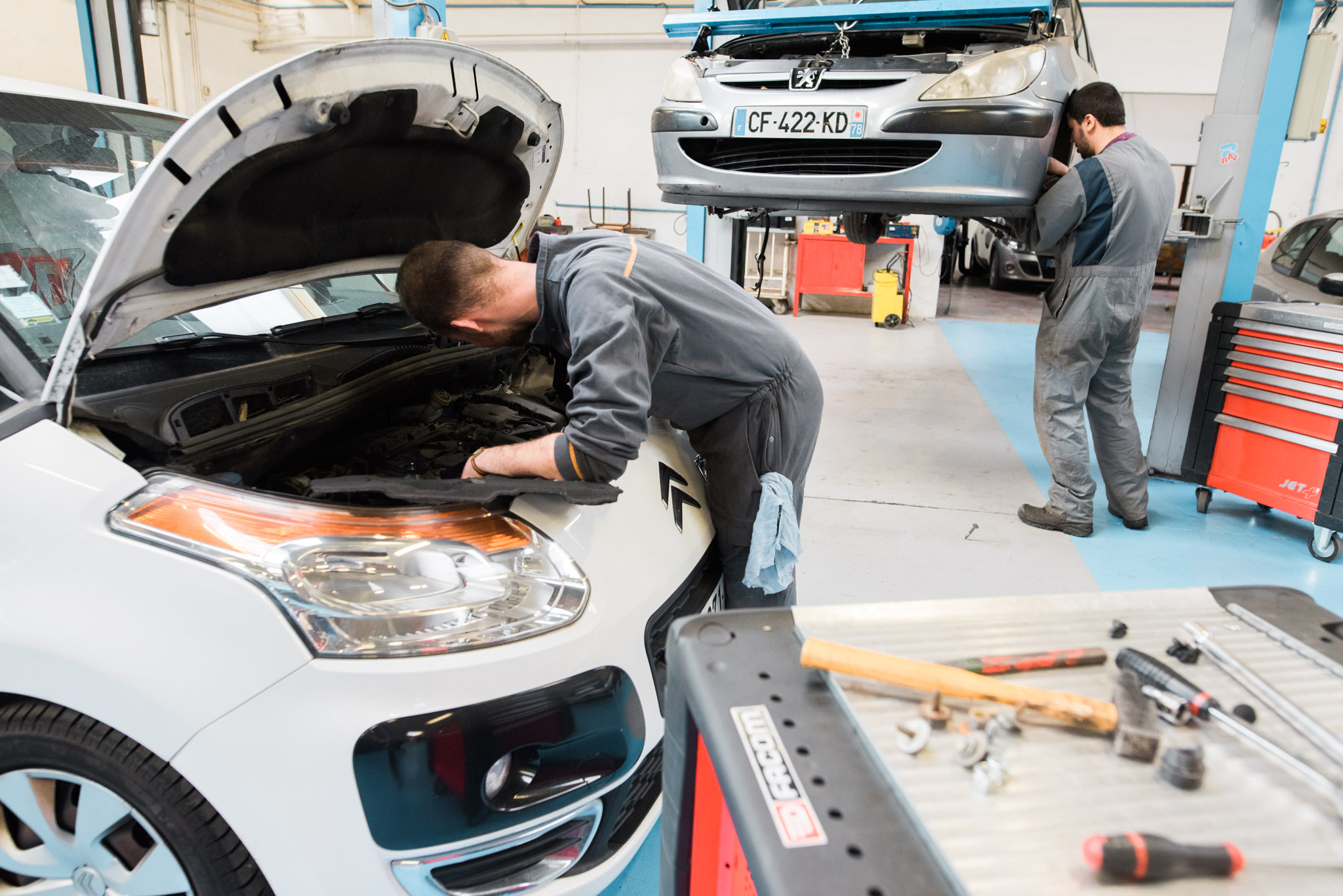 découvrez notre comparatif des dépanneurs auto pour trouver rapidement le meilleur service près de chez vous. comparez les prix, les services et les avis pour une assistance routière fiable et efficace.