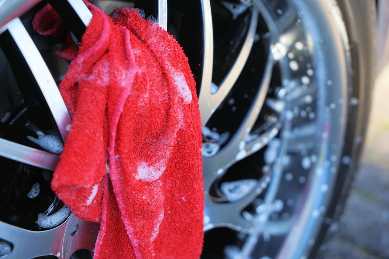 découvrez nos conseils essentiels pour un entretien optimal de votre voiture. apprenez à prolonger la durée de vie de votre véhicule, à assurer votre sécurité sur la route et à maintenir une performance optimale grâce à des astuces pratiques et à un guide complet.