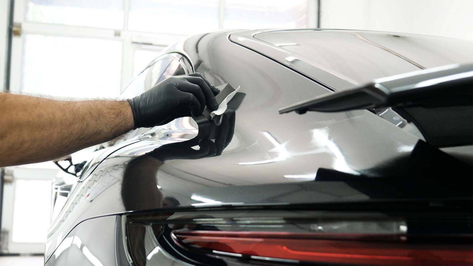 découvrez nos services de nettoyage auto à paris, spécialement conçus pour redonner éclat et brillance à votre véhicule. profitez d'un nettoyage minutieux intérieur et extérieur, adapté à tous les types de voitures, pour un résultat impeccable et durable.