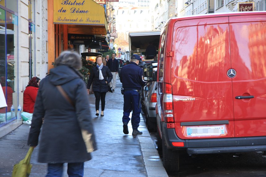 découvrez nos services de remorquage à paris avec des options de paiement flexibles et sécurisées. profitez d'une assistance rapide et professionnelle pour tous vos besoins de remorquage.