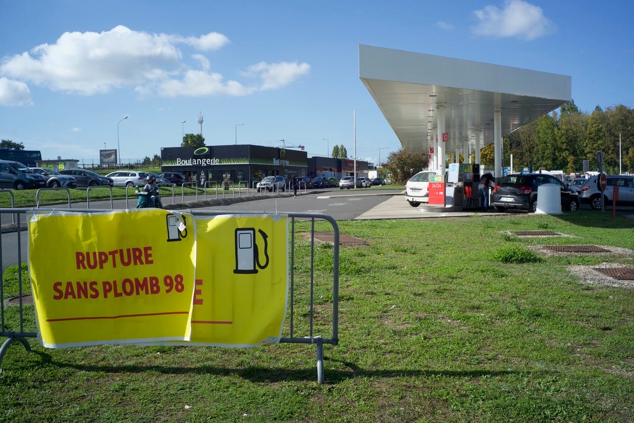 découvrez nos conseils et solutions pour gérer une panne d'essence à paris. apprenez où trouver une station-service à proximité et les étapes à suivre pour sécuriser votre véhicule en cas de coup dur sur la route.