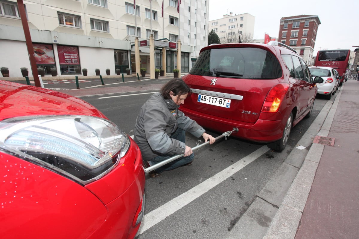 découvrez nos services de réparation et d'assistance pour pannes auto à paris. nos experts sont disponibles pour vous aider, que ce soit sur place ou dans nos ateliers. obtenez un diagnostic rapide et des solutions efficaces pour remettre votre véhicule en état.