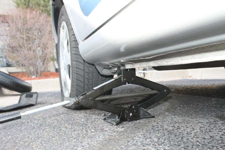 découvrez nos conseils pratiques pour prévenir les pannes de voiture. apprenez les gestes essentiels pour entretenir votre véhicule et assurer sa longévité, tout en évitant les imprévus sur la route.