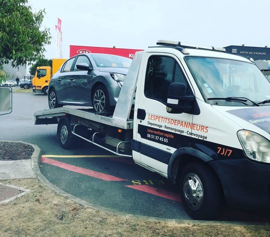 découvrez nos services de remorquage de voiture pas cher, disponibles 24/7. bénéficiez d'une assistance rapide et fiable pour vos besoins de dépannage, sans vous ruiner. contactez-nous pour un devis gratuit !