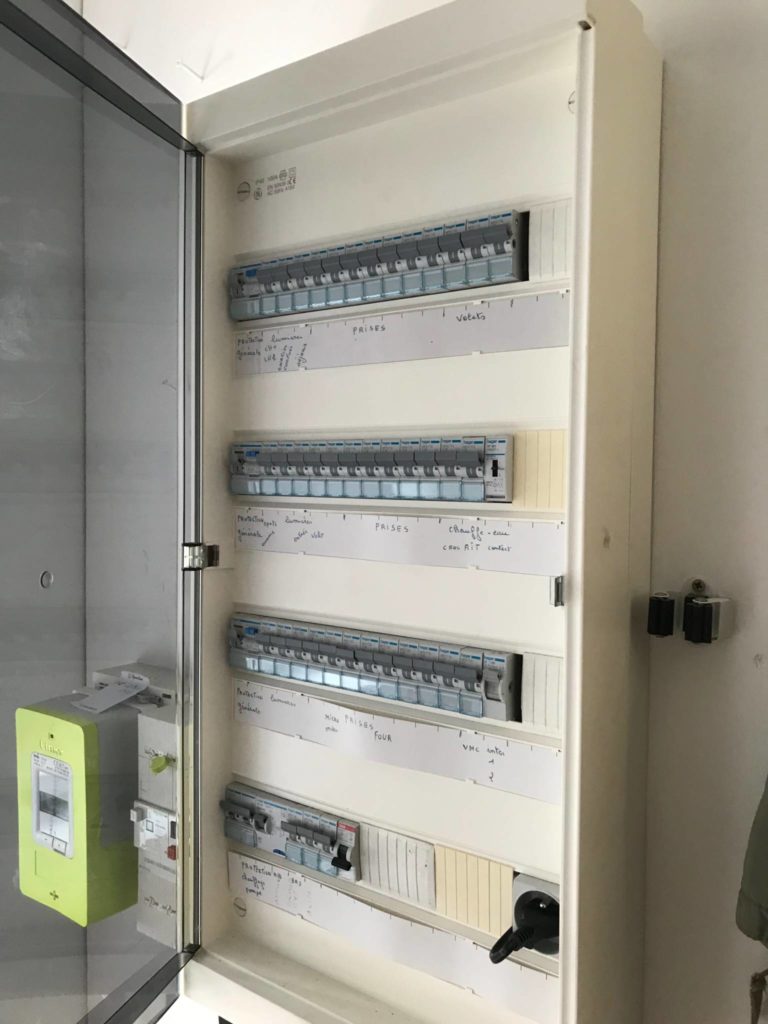 découvrez nos tarifs compétitifs pour les services de dépannage en cas de panne d'électricité. nos experts sont disponibles 24/7 pour vous aider à rétablir votre courant rapidement et en toute sécurité.