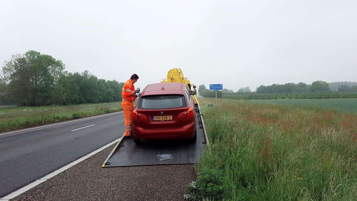 découvrez les tarifs compétitifs pour le remorquage dans le département 92. que ce soit pour une panne, un accident ou un service d'urgence, obtenez des informations claires et des prix transparents pour tous vos besoins de remorquage.